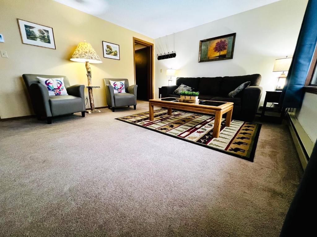 Silver Street Condos image