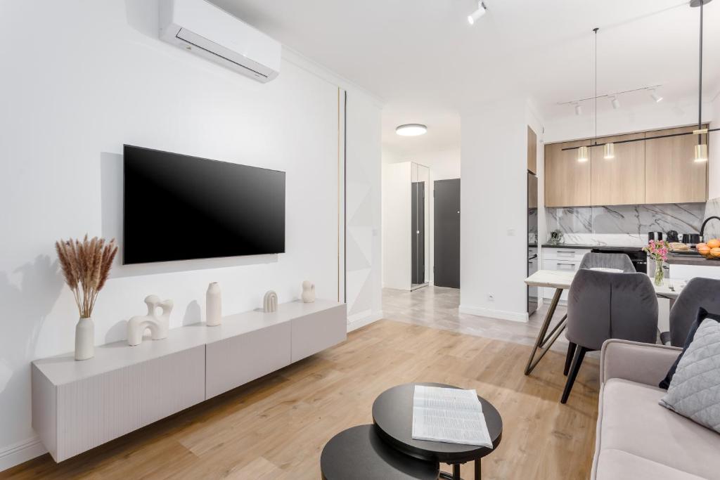 Warsaw View Prestige Apartment - Tap to explore photos