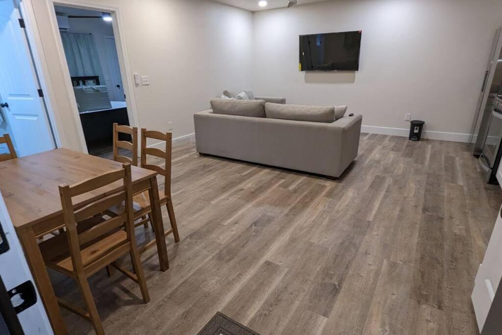 1BR ADU Retreat in Fresno photo 2