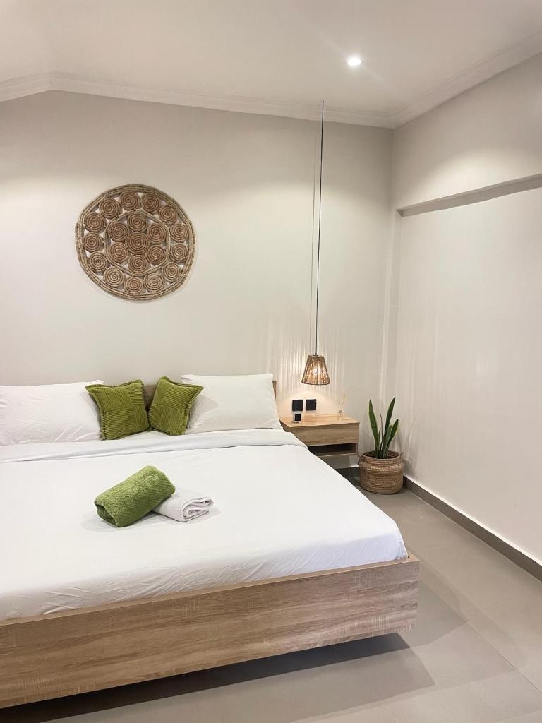 Spacious 2-Bedroom Mediterranean-Inspired Home photo 1