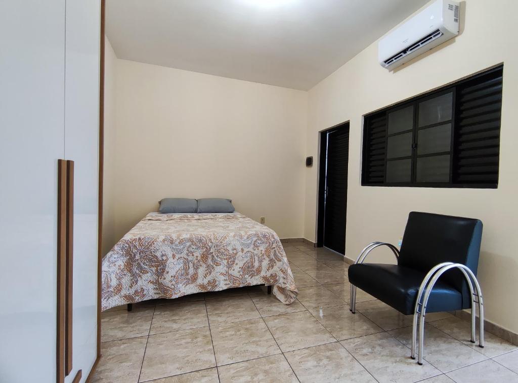 Apto Mobiliado c/ Ar Cond - JD Universitário