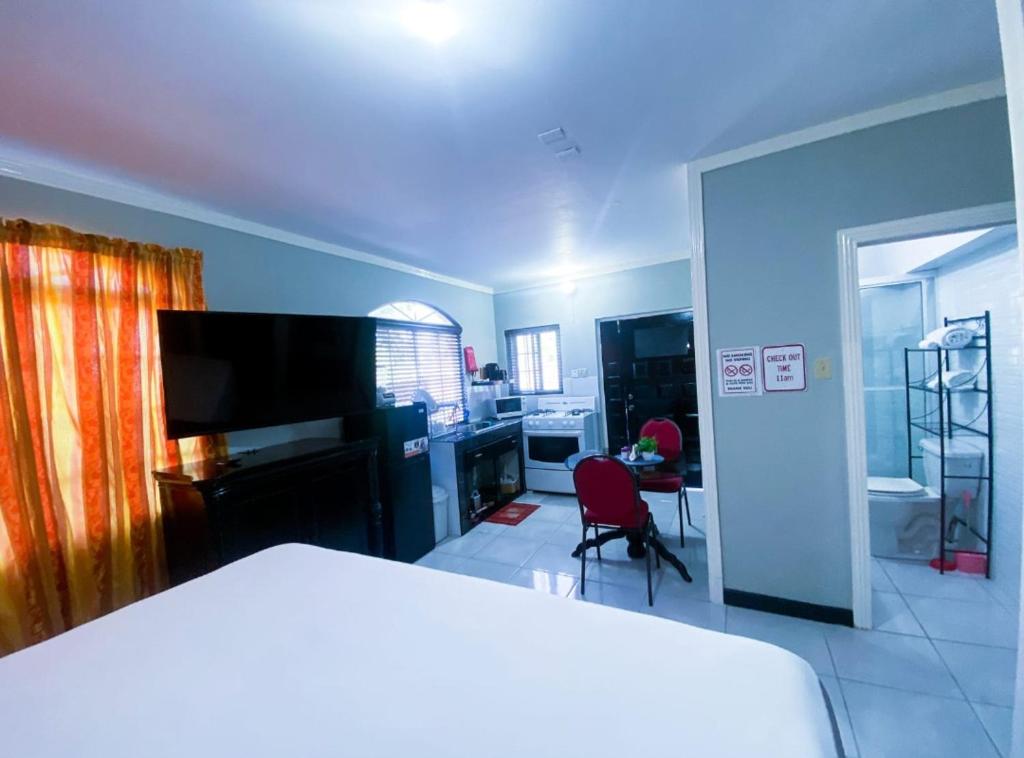 Jobs Inn Jamaica photo 1