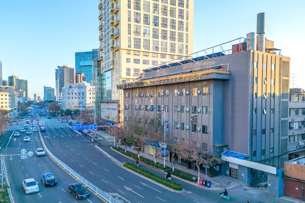Nostalgia S Hotel - North Railway Station Kunming photo 2