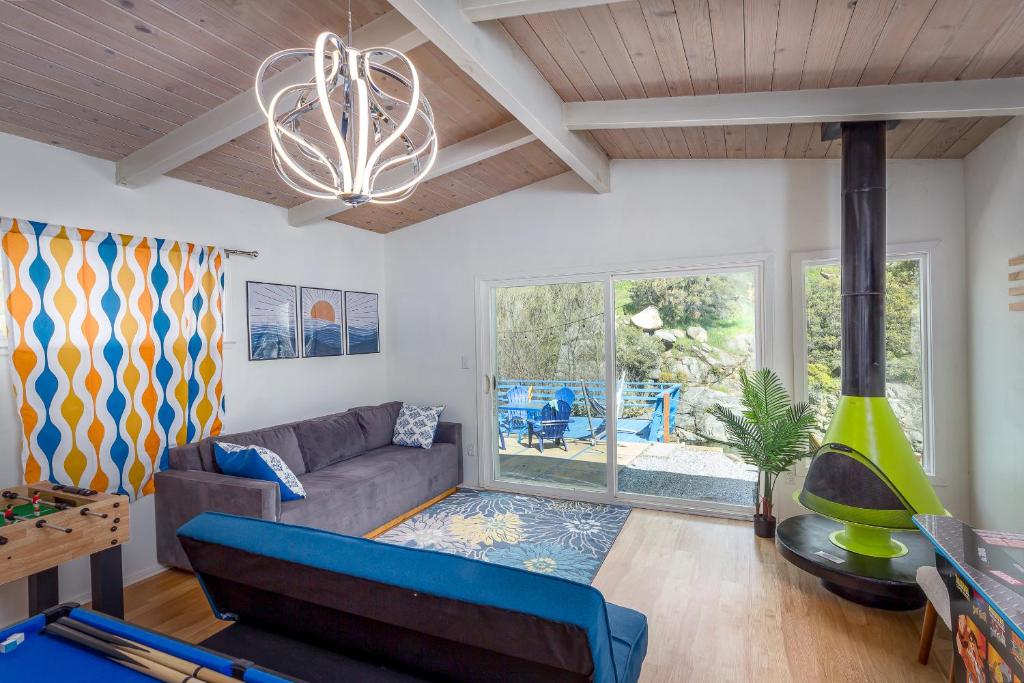 Retro House on the River ! photo 4