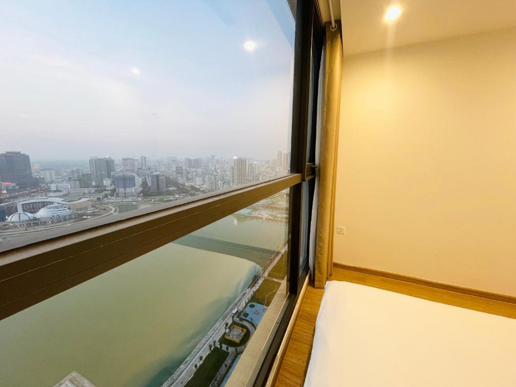 TITRI HOUSE - VINHOMES SKYLAKE APT