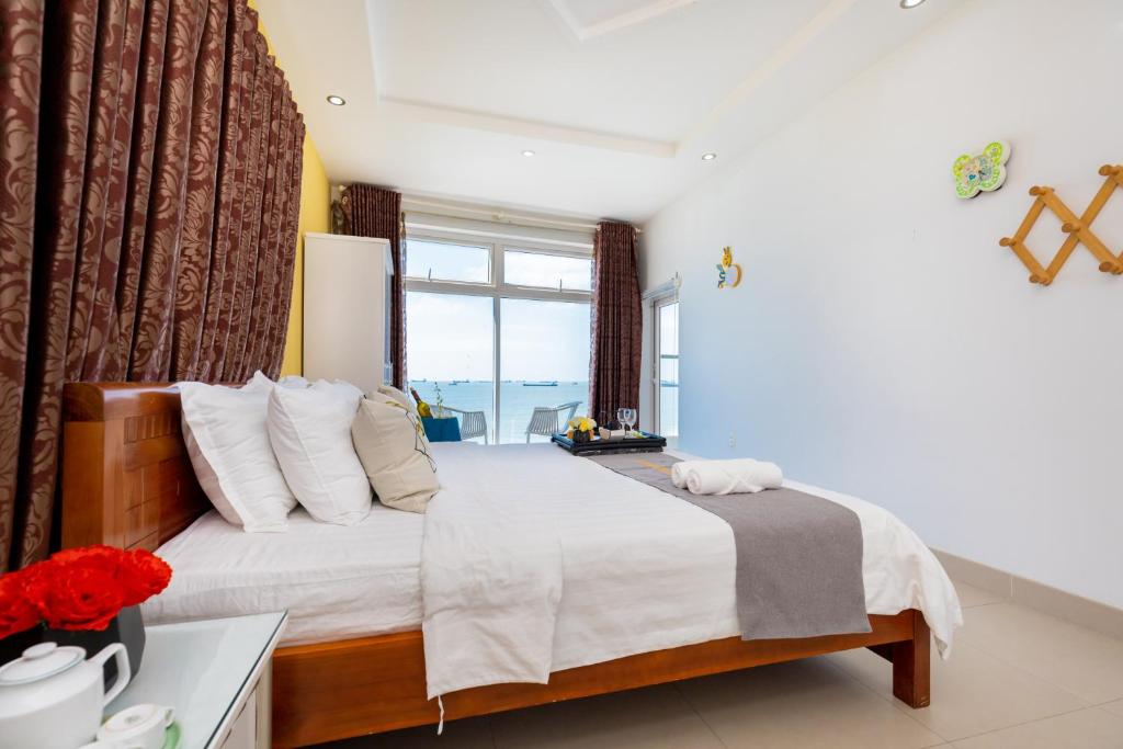 Villa Giáp biển 69 Trần Phú, Bãi trước