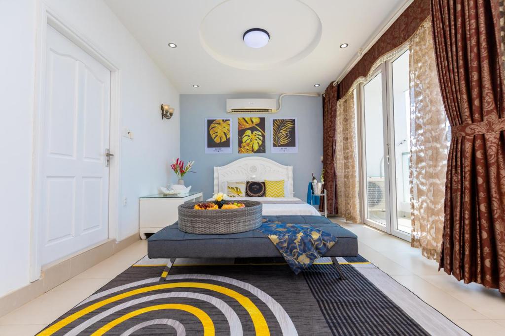 Villa Giáp biển 69 Trần Phú, Bãi trước