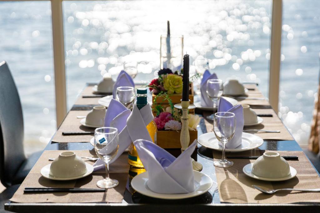 Villa Giáp biển 69 Trần Phú, Bãi trước