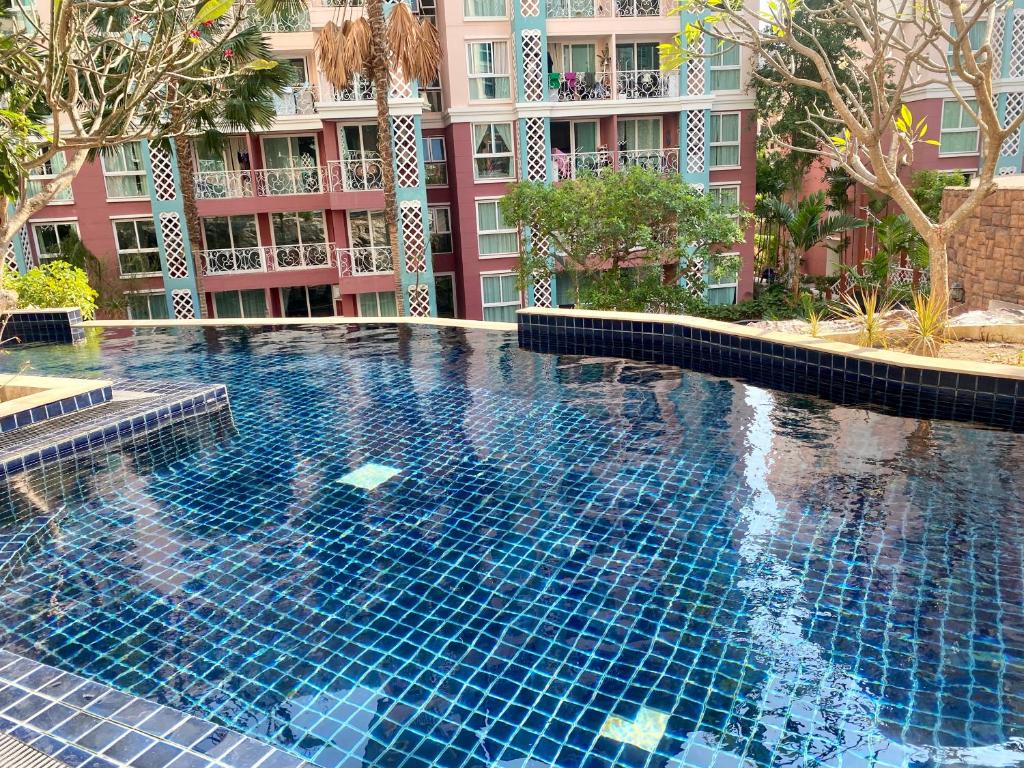 Grand Caribbean Condo Resort Pattaya swimming pool balcony photo 1