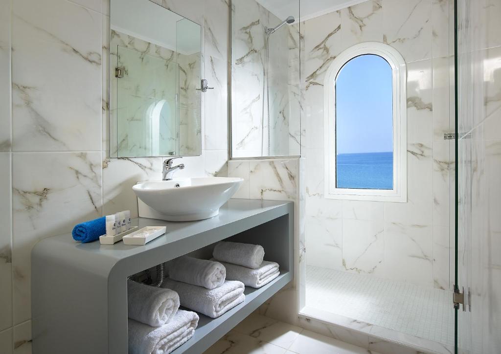 Coral Hotel photo 4