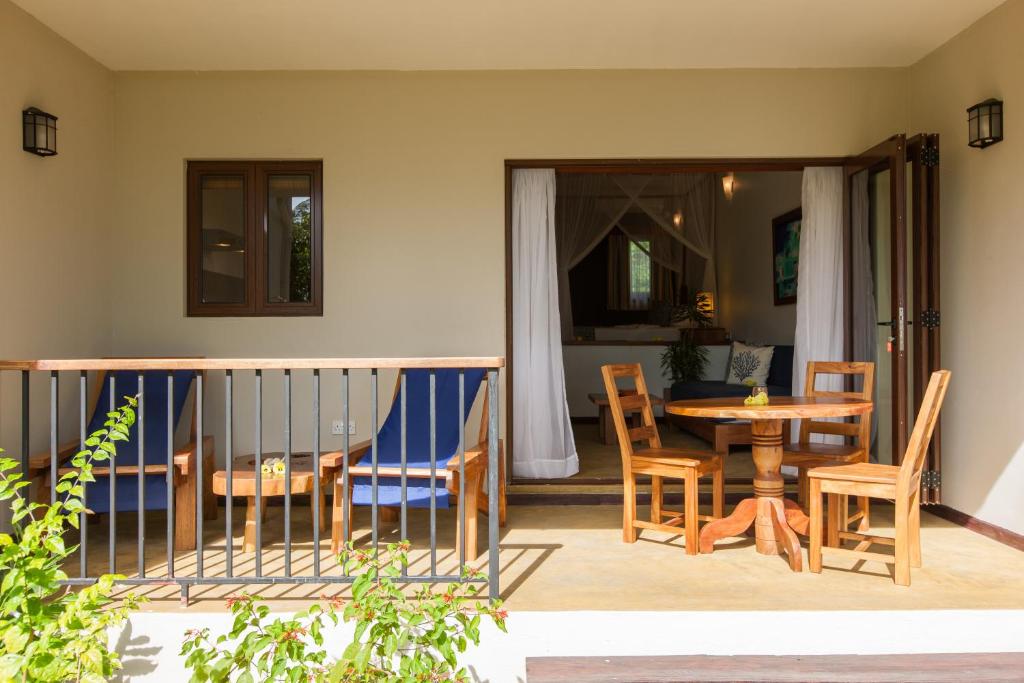 L'Hirondelle Self Catering Guest House photo 1