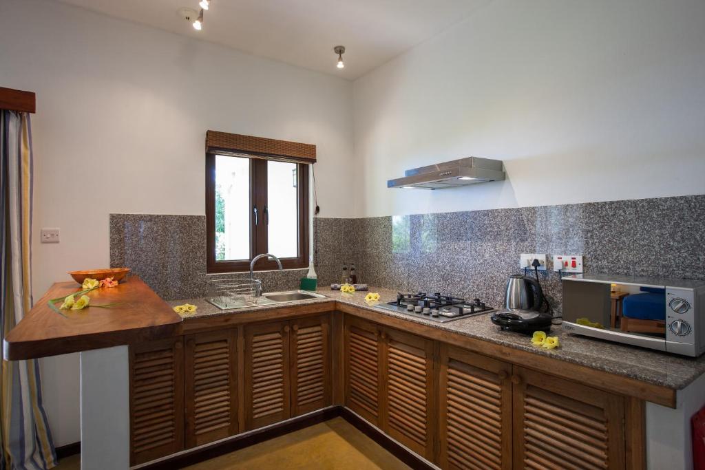 L'Hirondelle Self Catering Guest House photo 4