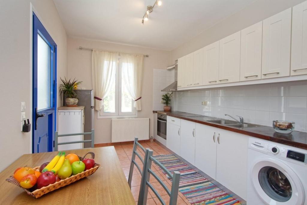 Τhalassa Home Fine Living photo 4