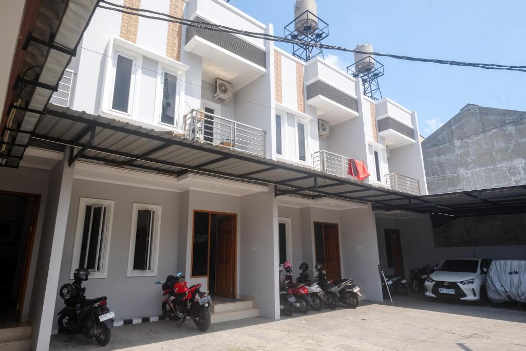 RedDoorz near Stasiun Solo Balapan 3