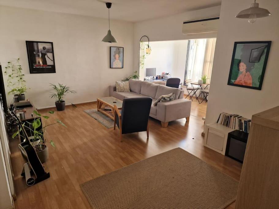 Modern warm 2BR, near the park