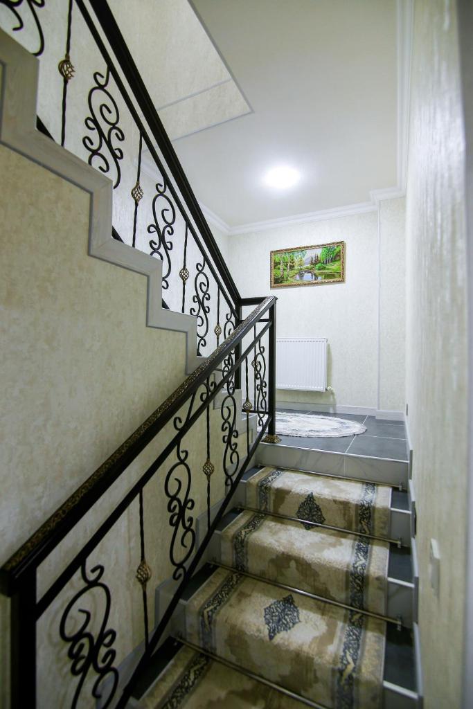 Cozy Two-Storey House photo 2