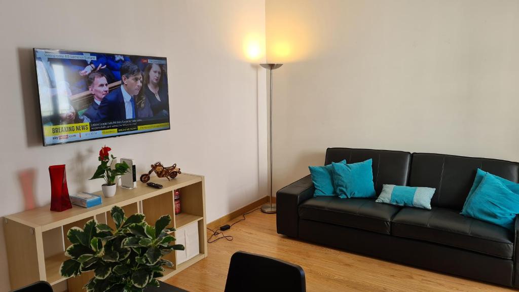 Gibraltar Town Centre Flat with Roof Terrace photo 4