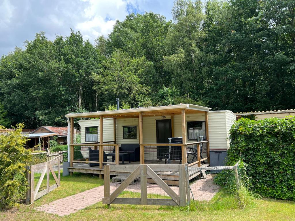 Stacaravan aan het “Drents Friese Wold”.
