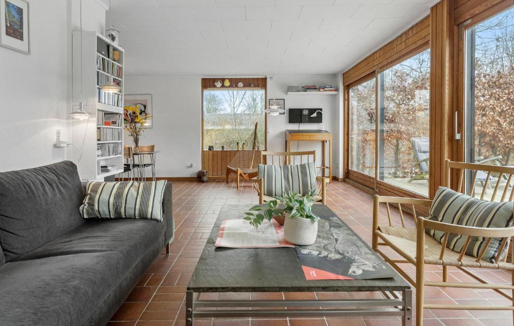 Lovely Home In Mern With Wifi photo 2