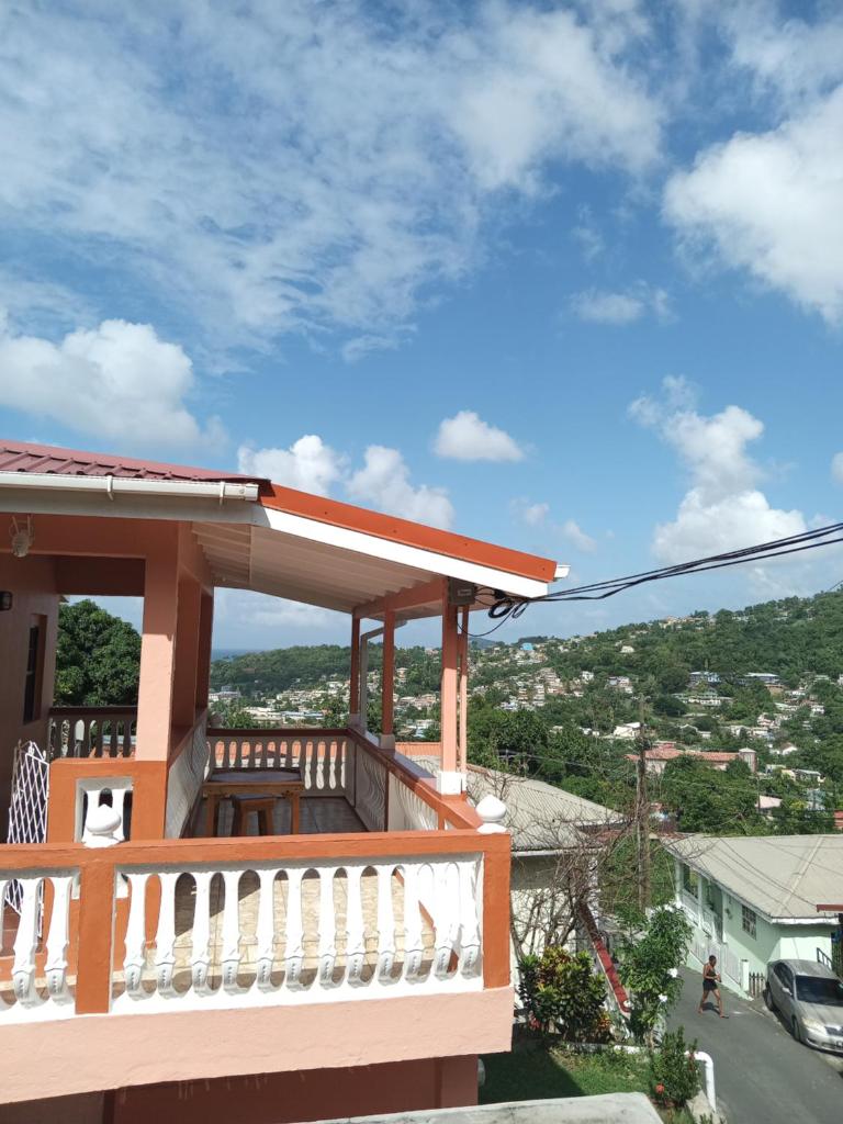 Angie's Cove, modern get-away overlooking Castries photo 1