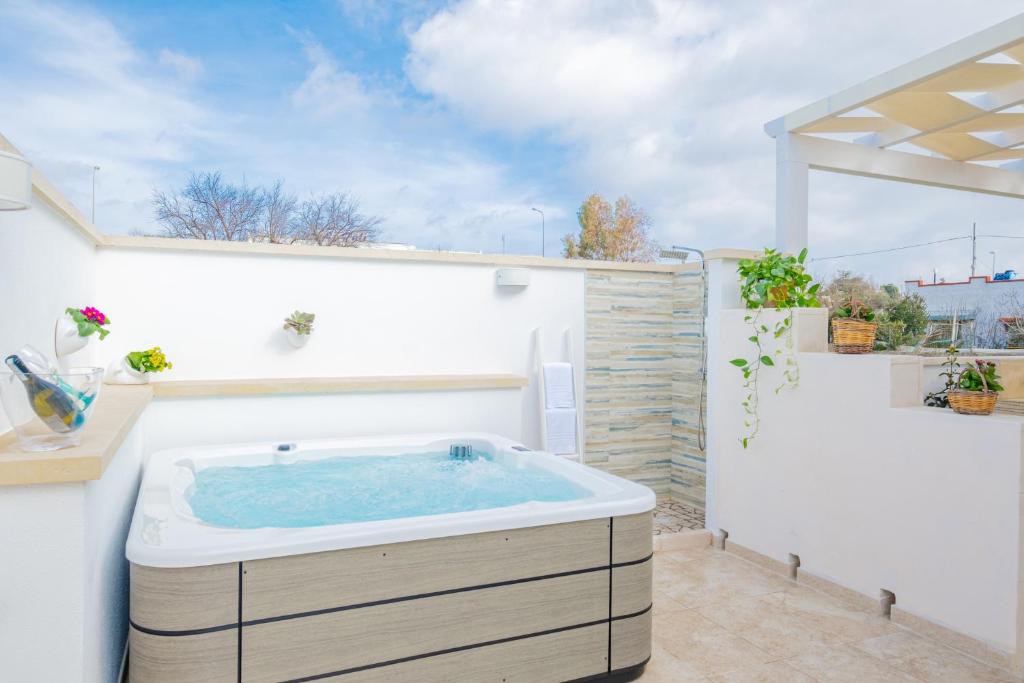Villetta Giuvì con Jacuzzi Privata photo 3