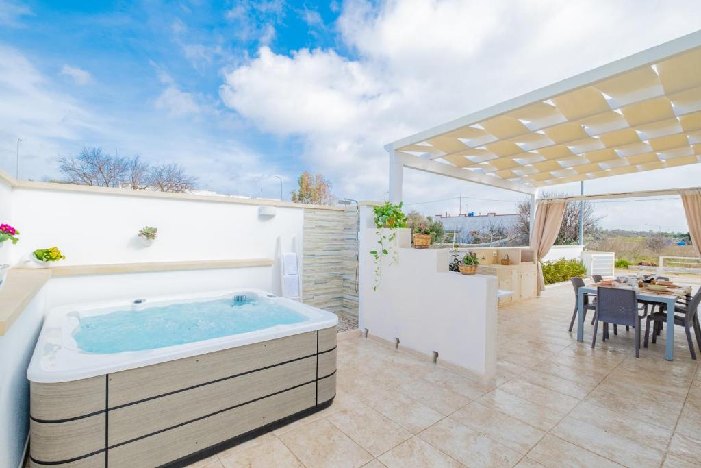 Villetta Giuvì con Jacuzzi Privata photo 4