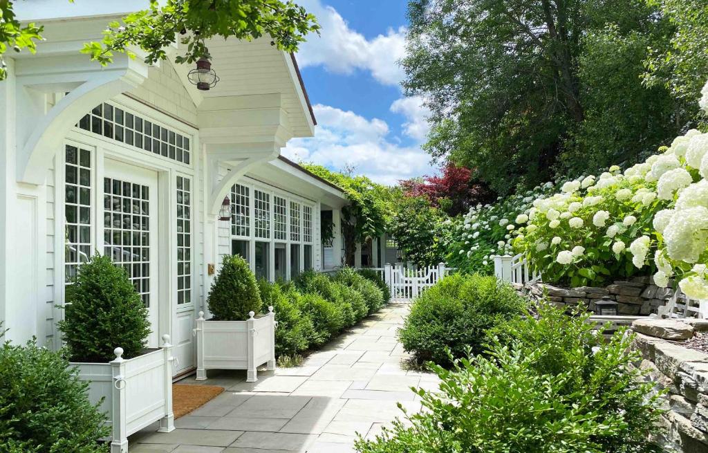 White Cottage photo 4
