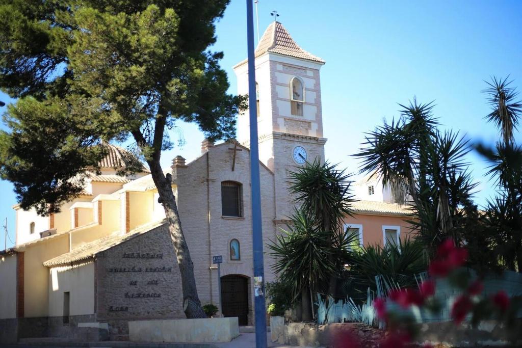 Spacious 3-Bed Apartment in Roda
