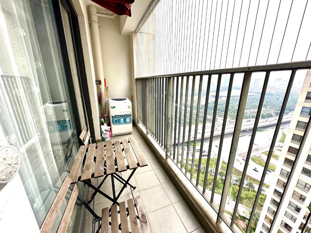 Lux Stu next BigC & Grand Plaza