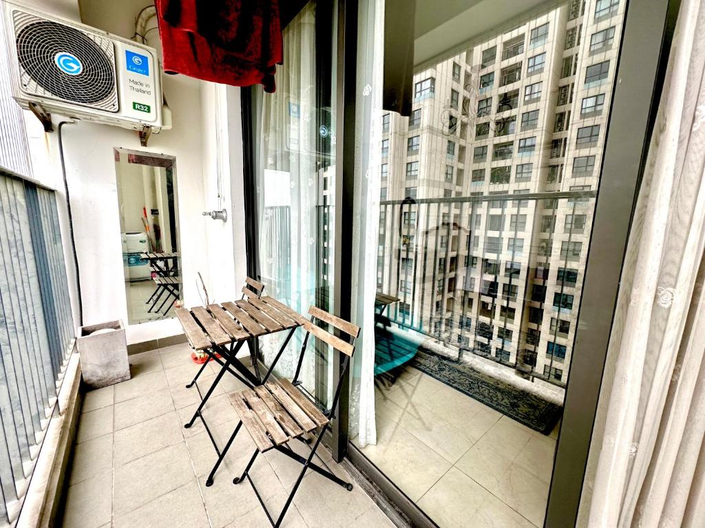 Lux Stu next BigC & Grand Plaza