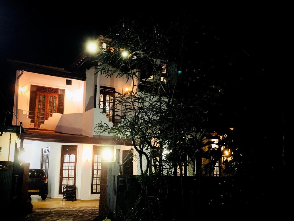 Matara Near Polhena & Mirissa Three Story House