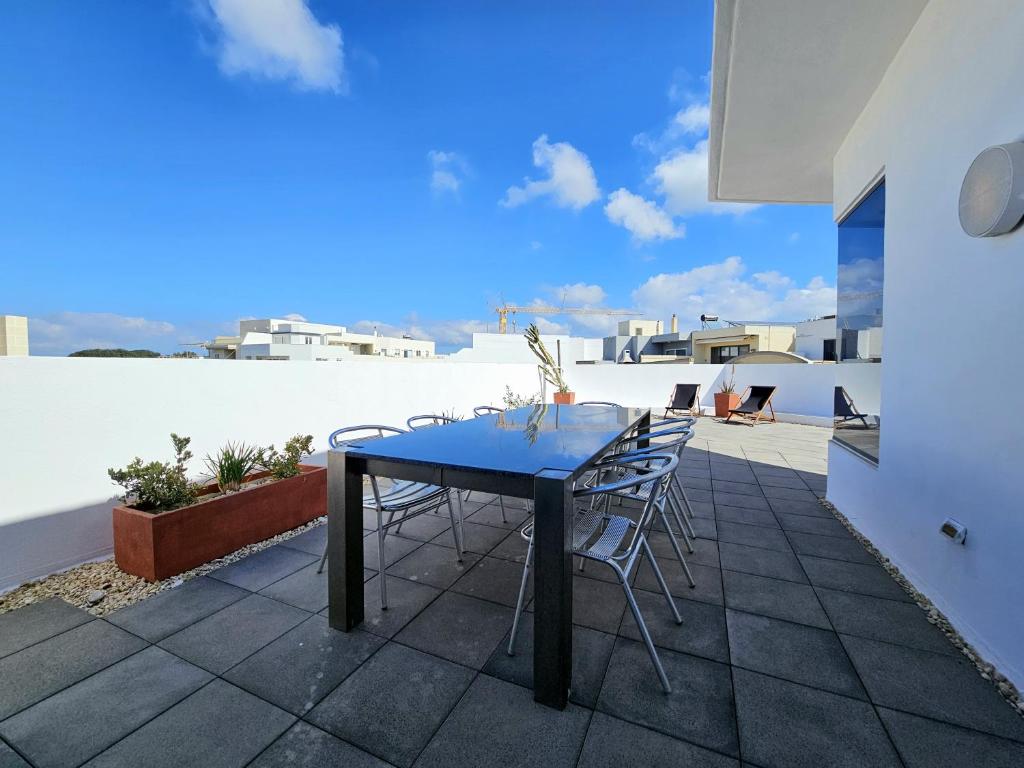 Malta Unique Penthouse Spacious Terrace-Sleeps 8 photo 3