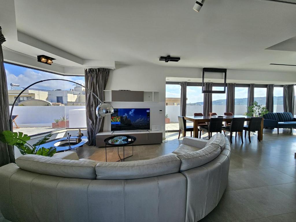 Malta Unique Penthouse Spacious Terrace-Sleeps 8 photo 4