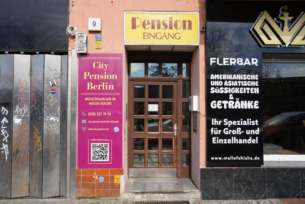 City Pension Berlin - Tap to explore photos