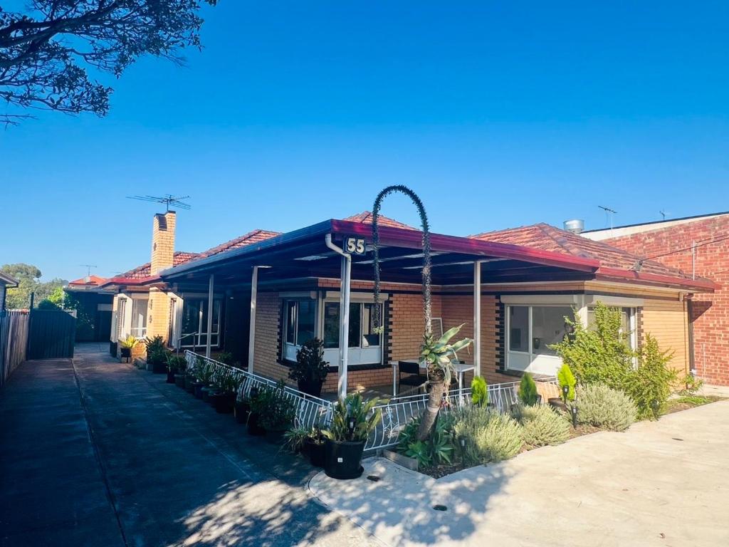Cosy 5BR Home 10 minutes away from Melbourne Airport photo 4