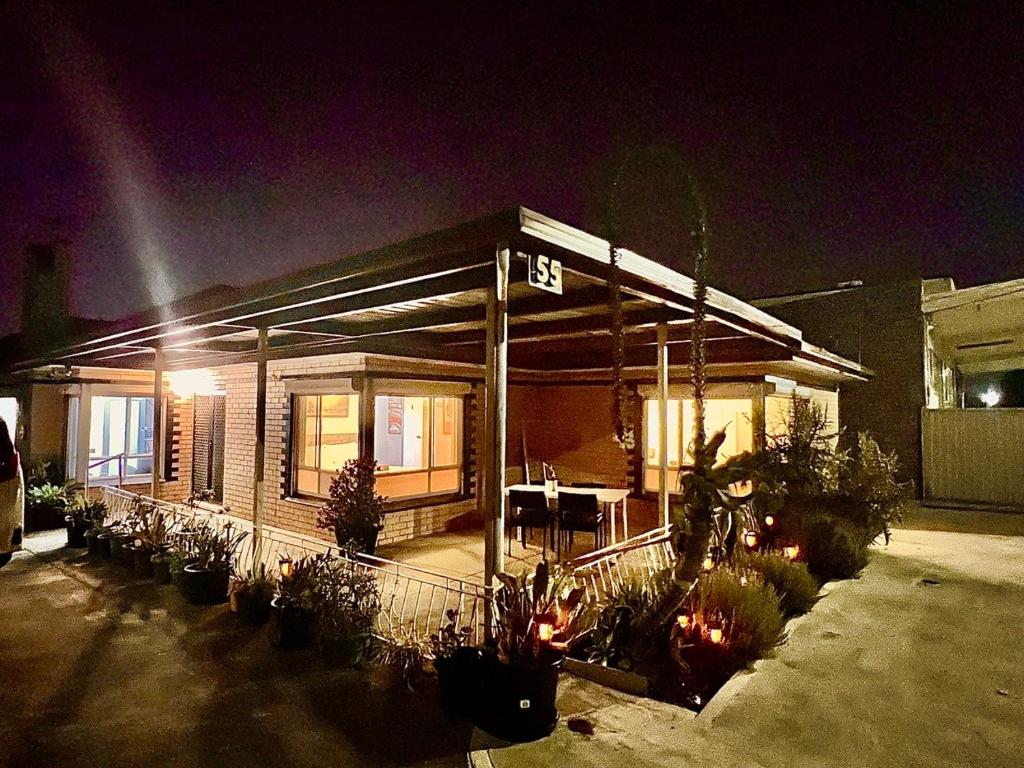 Cosy 5BR Home 10 minutes away from Melbourne Airport photo 3