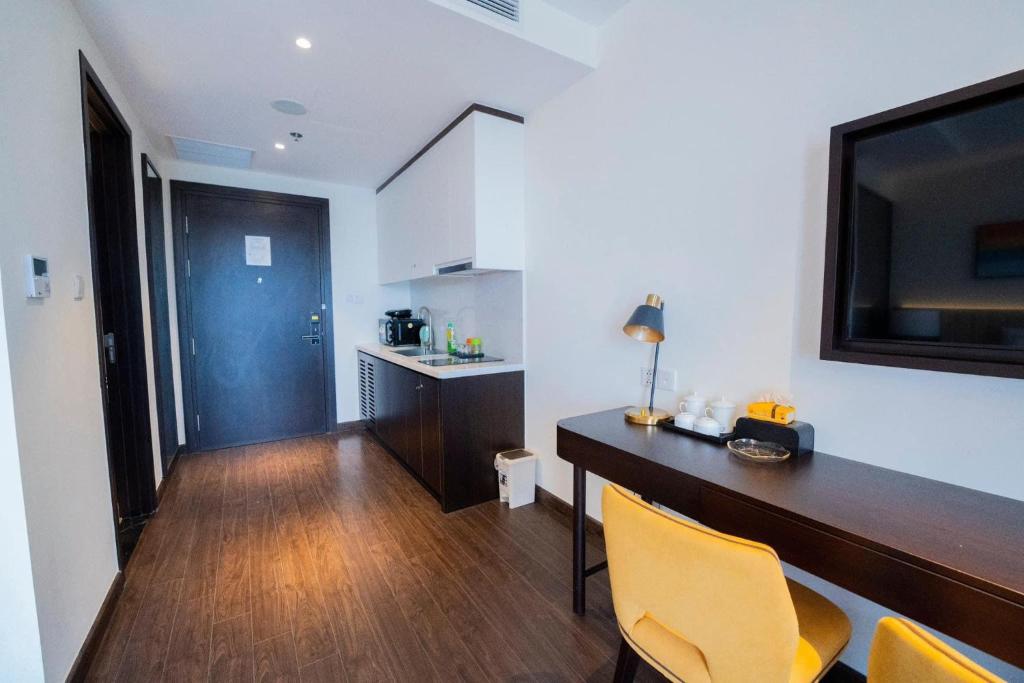 The 1108 sapphire Ha Long