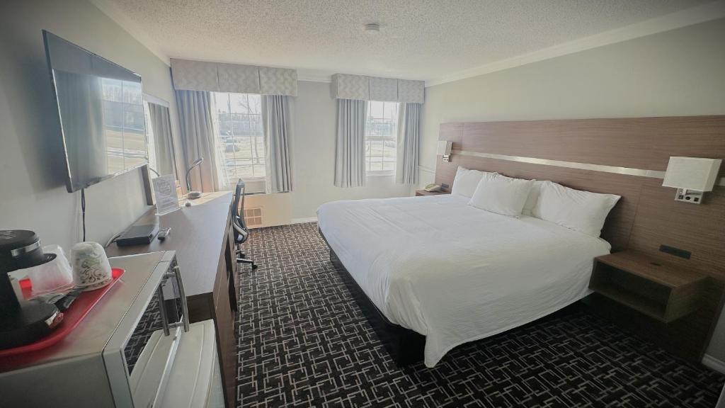Baymont by Wyndham Edson photo 3