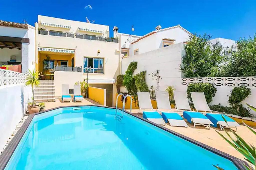 Costa Blanca Villa With Private Pool and Aircon photo 4