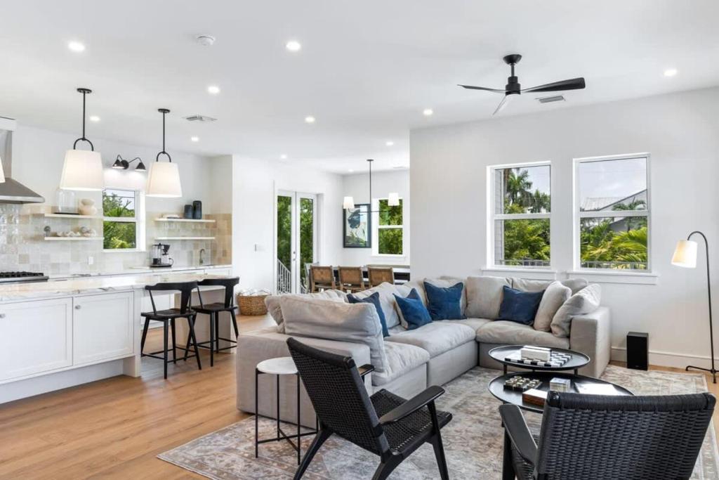 The Crestwood House - Private Heated Pool & Parking photo 2