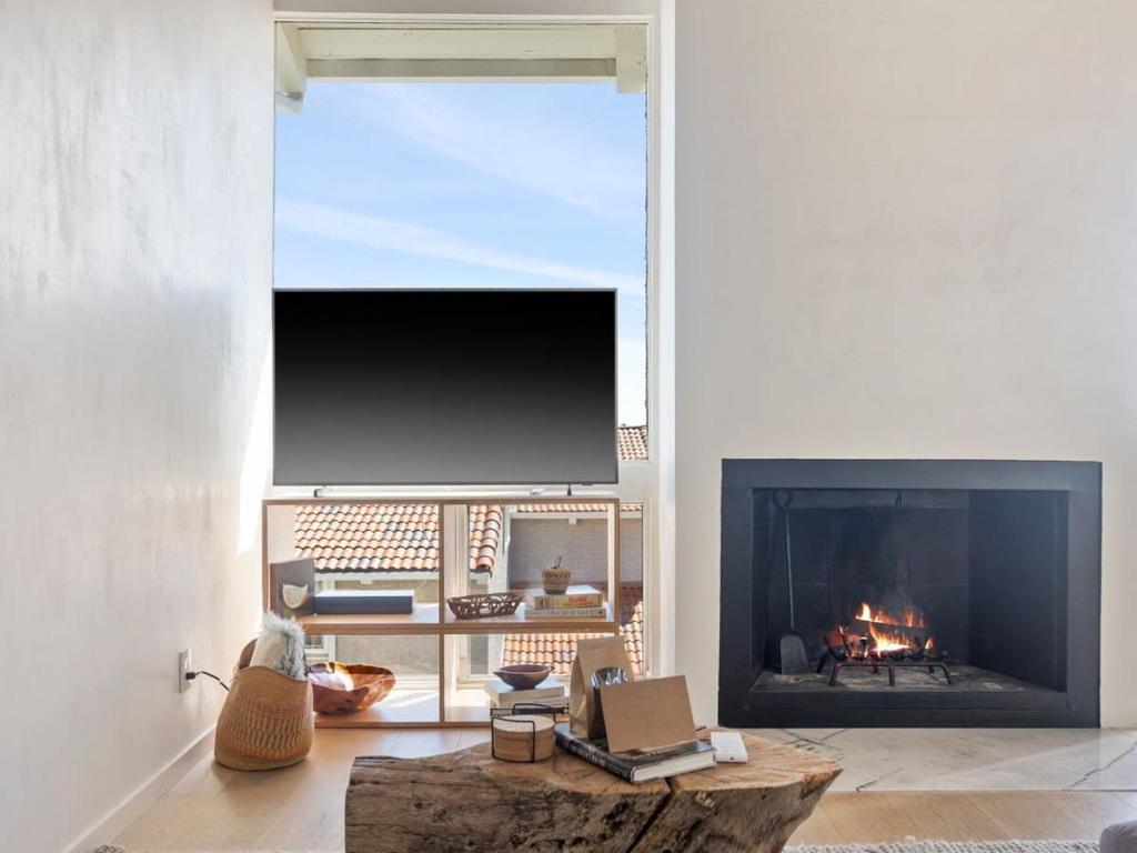 New Listing Ocean View Malibu Sanctuary photo 3