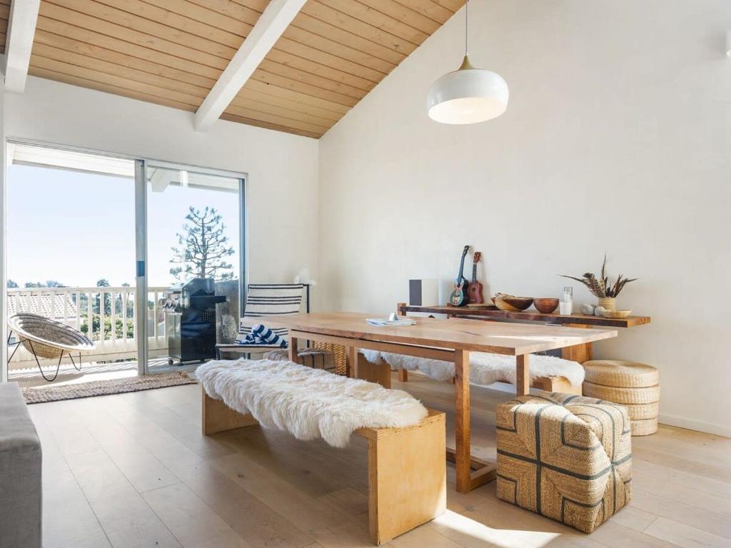 New Listing Ocean View Malibu Sanctuary photo 4