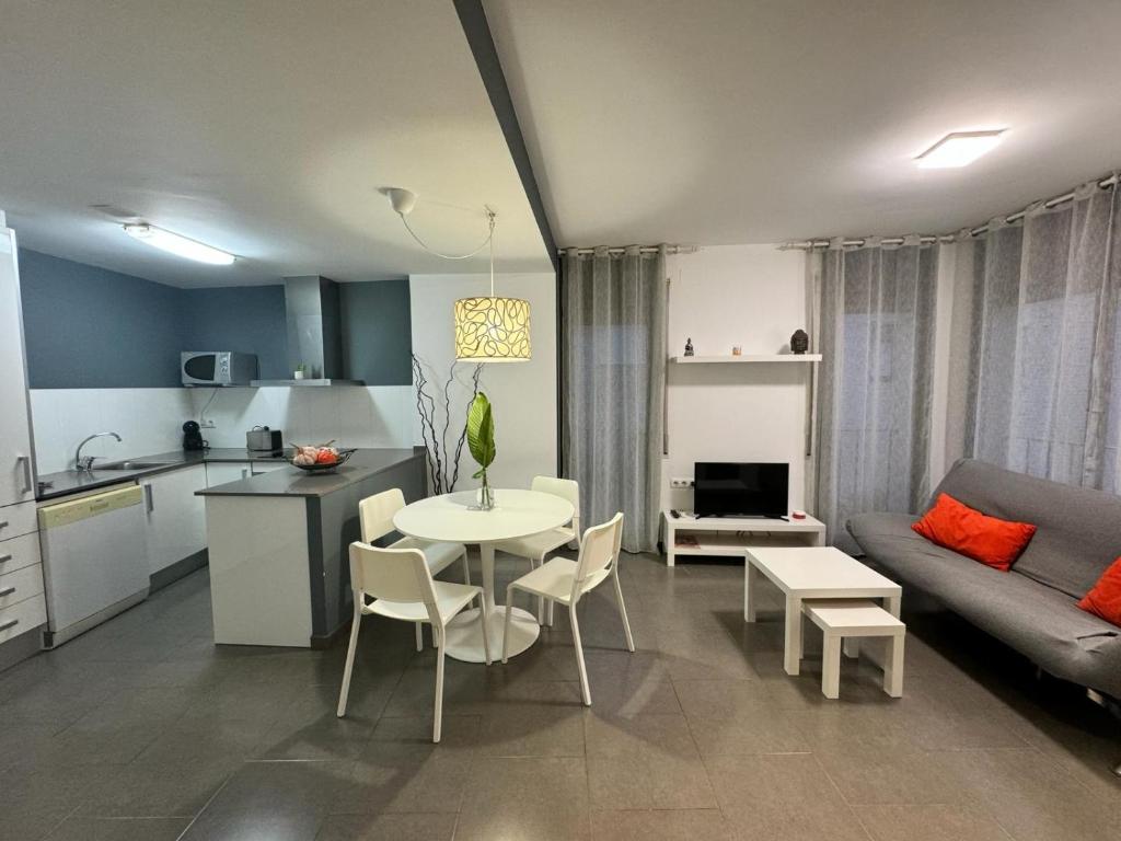 APARTAMENTO ROMELIA bajo A photo 1