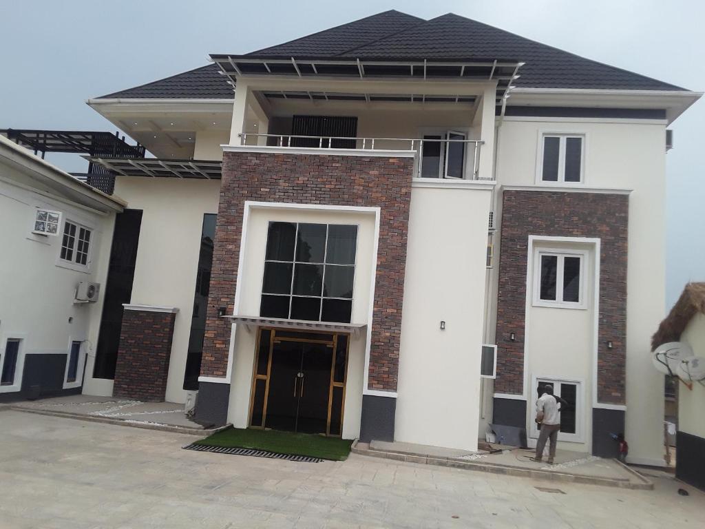 Franzy Luxury Hotel & Suites photo 2