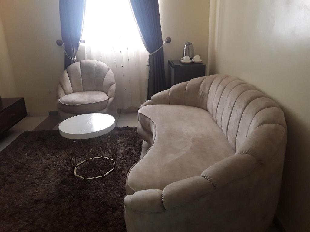 Franzy Luxury Hotel & Suites photo 4