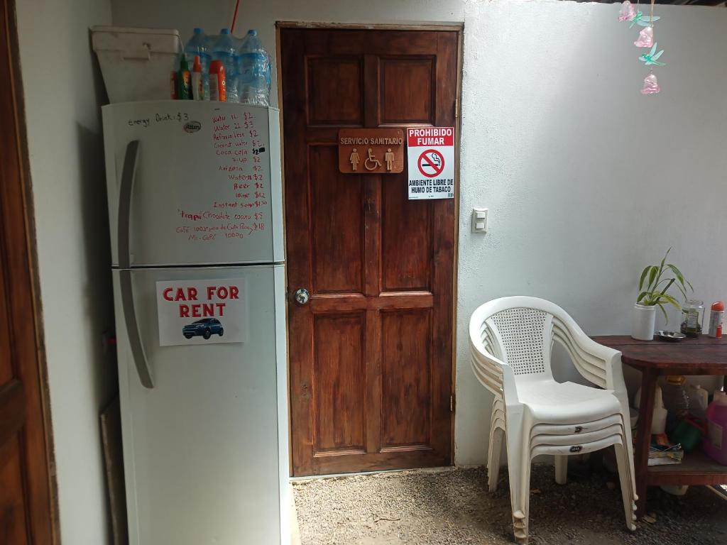 Hogar tico-estadounidense cerca de aeropuerto photo 3