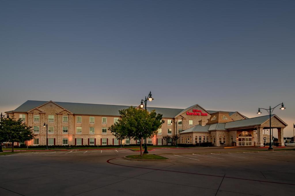 Hilton Garden Inn Granbury photo 1