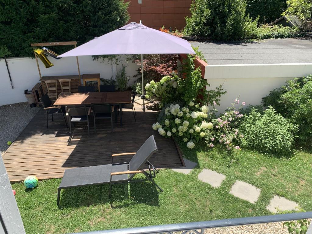 Charmante maison de ville avec jardin et piscine