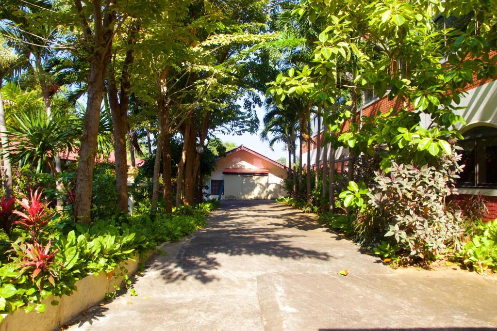 Sichang Shine Khao Resort photo 4