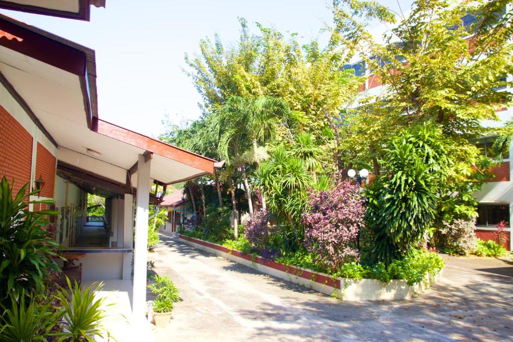 Sichang Shine Khao Resort photo 2